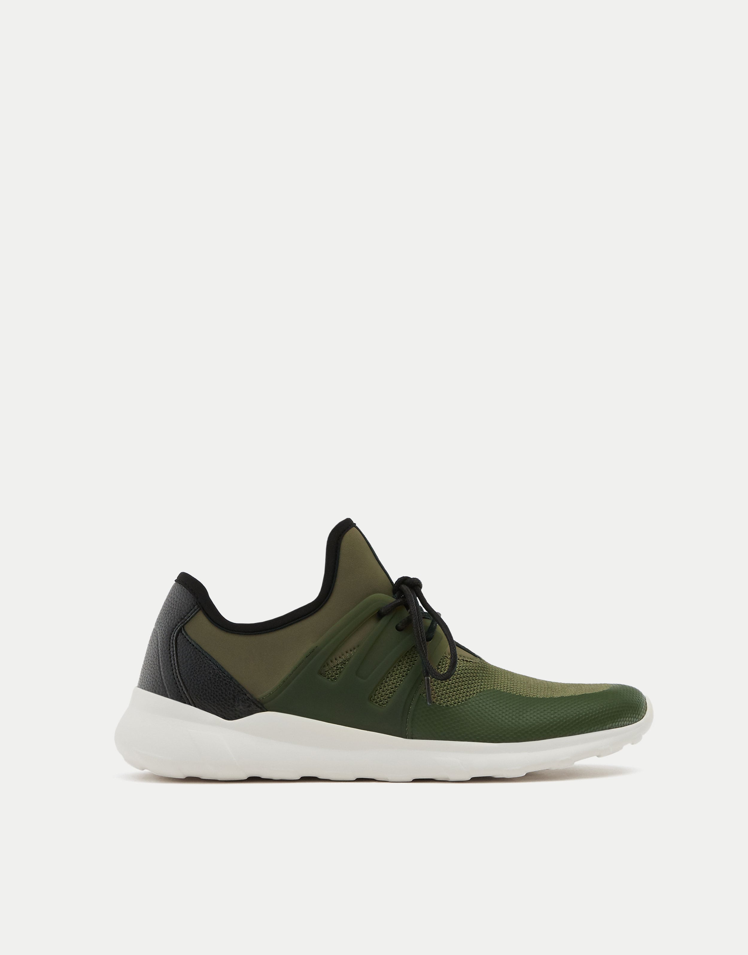 Sock sneakers with side pieces